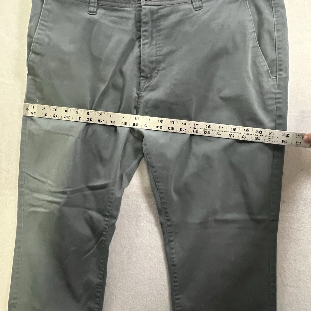 Volcom Chino Pants Men's Size 38x30 (Fits 38x28) Gray Skater Workwear FADED